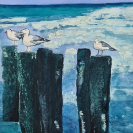 Meeuwen op paalhoofden