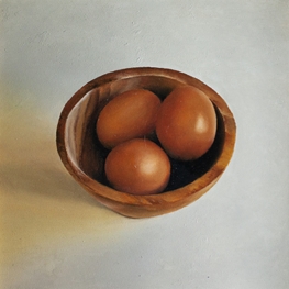 Eieren in een houten kom