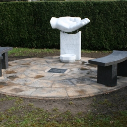 monument voor ongedoopt gestorven kinderen en voor alle gestorven kinderen