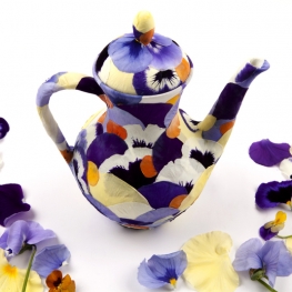 theepot met viooltjes