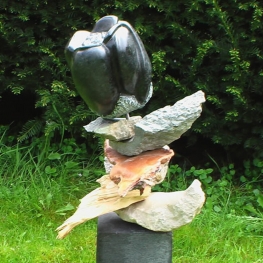 Bloemknop met bladeren