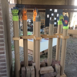 'handwerk' / 'needlework'