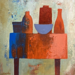tafel met oranje flessen