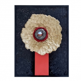 papierschaal ontmoet broche