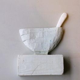 stilleven met kom en lepel