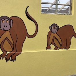 Twee aapjes op de muur