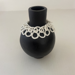 Vaasje met porseleinen kraag 3