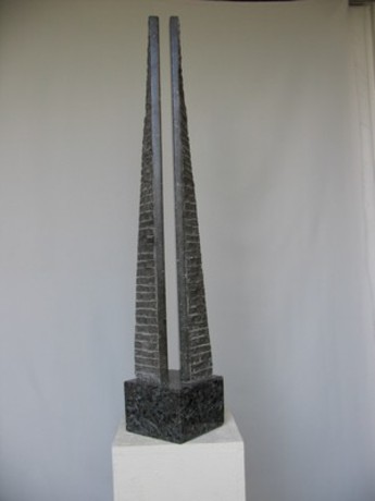 twee verdraaide piramide