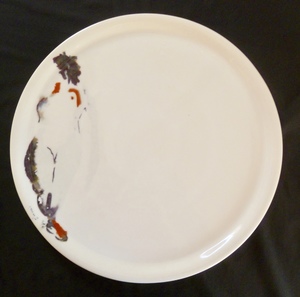 Porselein servies met naakten. Borden in diverse maten, rond en vierkant. Ook mokken. Alles vaatwasmachine bestendig.