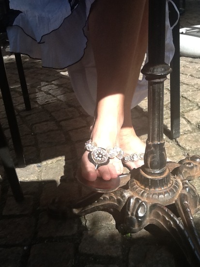 Wie op zijn tenen staat, staat niet lang