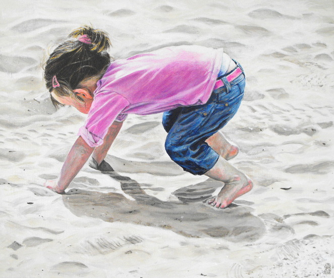Meisje spelend met zand