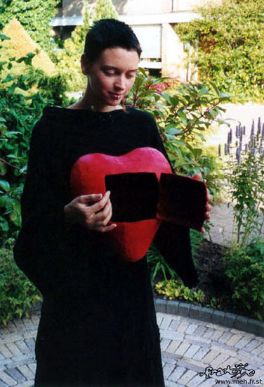 Open Up Ur Heart And Keep Ur Treasures In It
