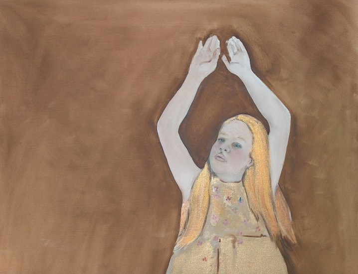 Meisje in gouden jurk