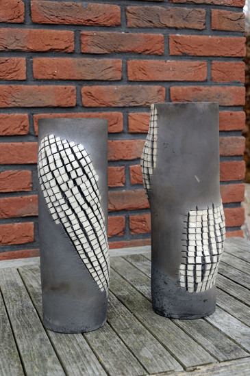 Raku gestookte vaas met blokjes