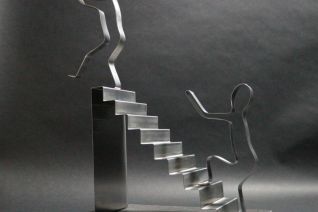 To fall or not to fall