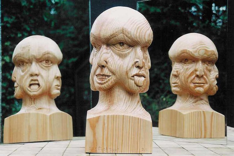 Voor de badkamer spiegel / In the morning in front of the bathroom mirror