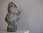 Abstracte sculpturen in steen en klei