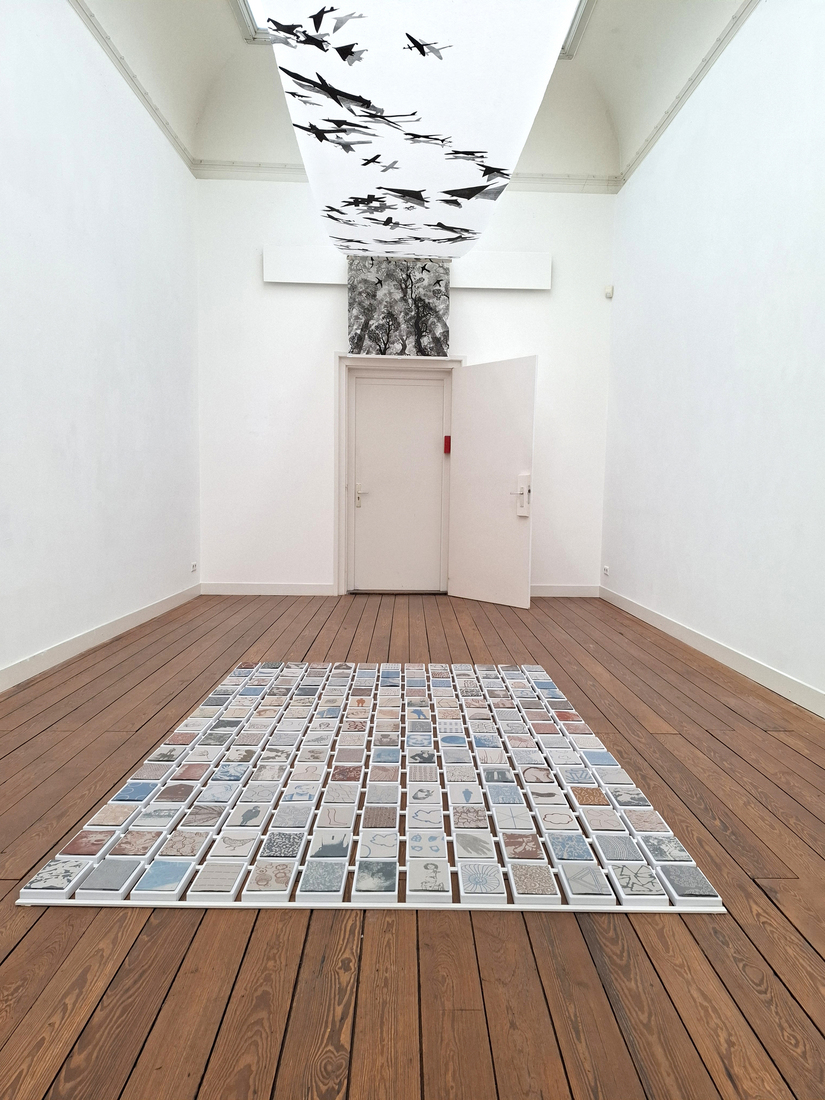 vloerinstallatie Dialoog tussen mensen, dieren, planten, wolken en wind