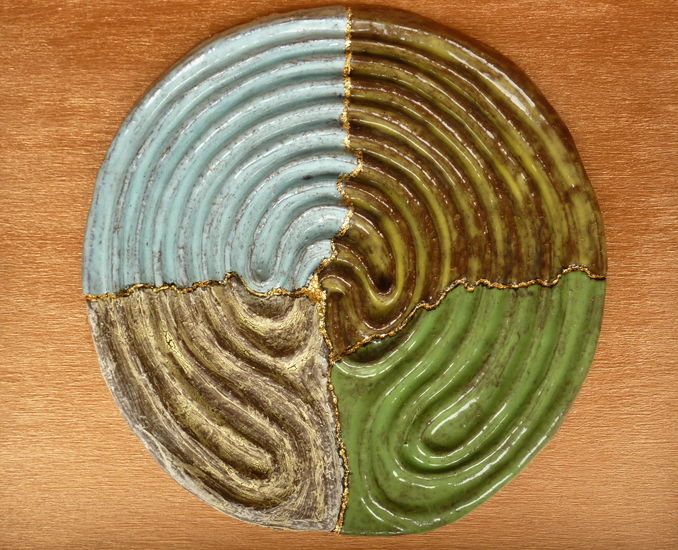 Labyrint met gouden breuklijnen