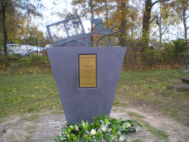 Van Panhuys Monument