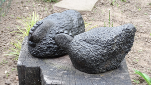 Beelden in steen. Klik op de afbeelding om de prijs te zien en of hij nog te koop is of al verkocht. Allemaal handgemaakt zonder behulp van mechanisch gereedschap 