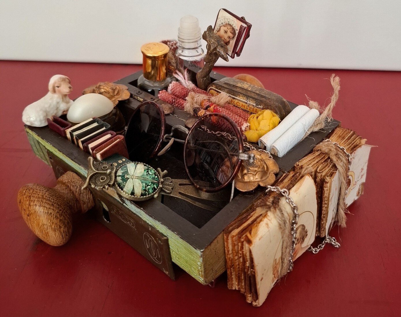 A storytellers box