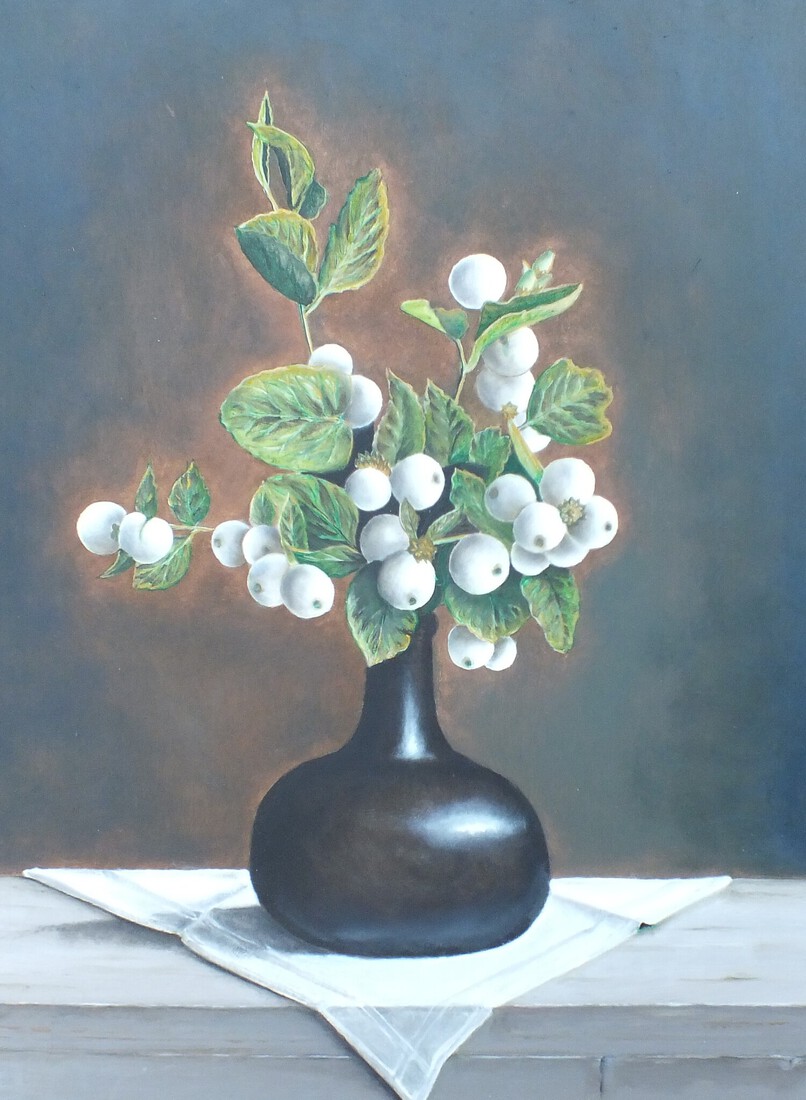 Vaas met witte bessen.