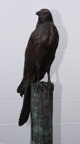 Bronzen Weipaal met roofvogel