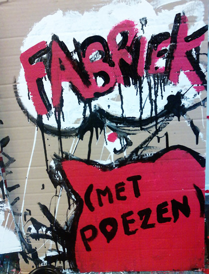 fabriek met poezen