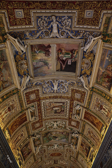 Vatican-4 ceiling museum