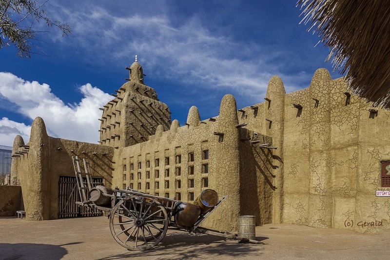 Back side entry clay Dogon little village