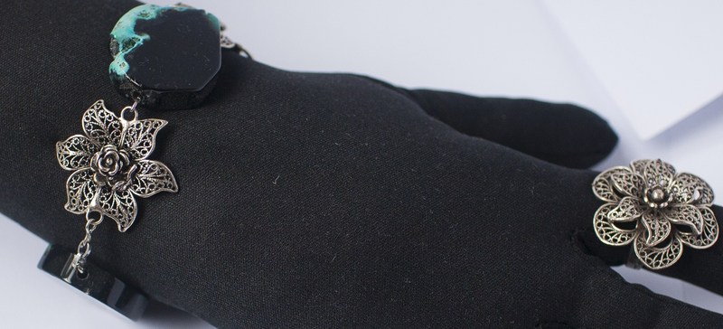 Spring time Silver Ring and Brachelet Spring time/Agate with silver flowres