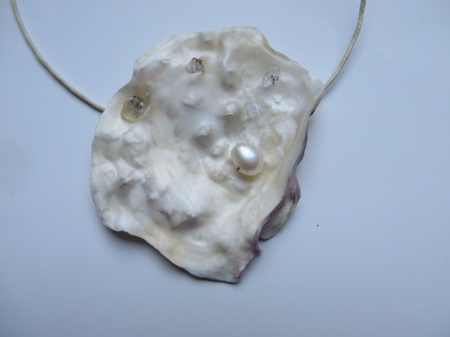 Shell pendant IV