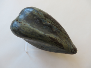 Kleine 'hand' vormpjes, liggen comfortabel in de hand en zijn vaak ook zo gemaakt. Meestal op een intuitieve wijze, zonder nadenken. Bijna allemaal natuur vormpjes.