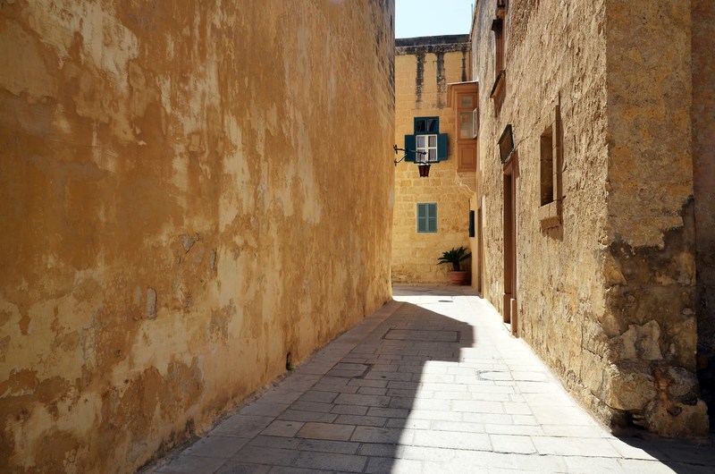 alley in Valletta