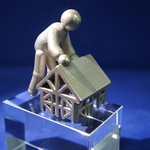 A series of originally designed small sculptures. The modeled body parts of the Bubble Men appear to be made from air balloons, frozen into solid steel, aluminium or white ceramics.