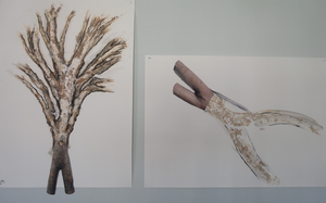 Dit werk heeft een nieuwe impuls er bij. De afdrukken die te voorschijn kwamen na het maken van het ruimtelijk werk - vallende figuren. 