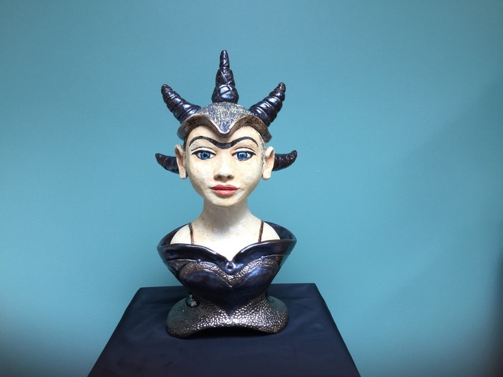 Sieradenkop met hoorntjes