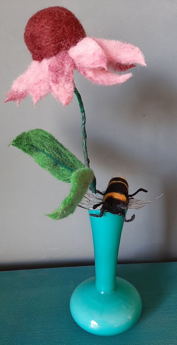 Rode Zonnehoed met bij