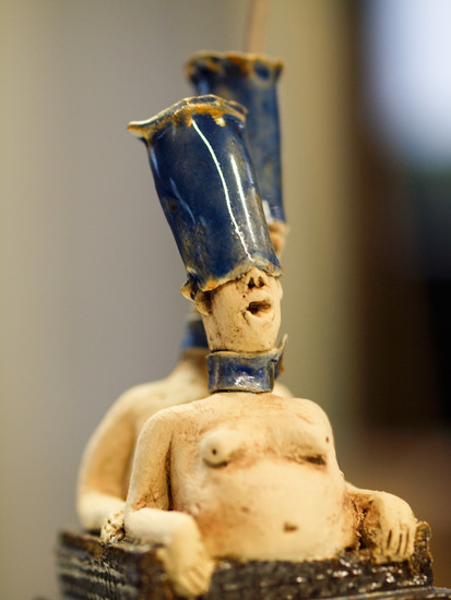 stoere vrouwen in kar