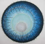 Tekeningen van pastelkrijt, vaak gecombineerd met andere materialen zoals garen en/of glaskralen