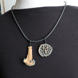 Geïnspireerd door de fotokunstwerken van Dennis A-Tjak (zie links) gingen we aan de slag met kruidnagel, kaneel, lotus en meer.