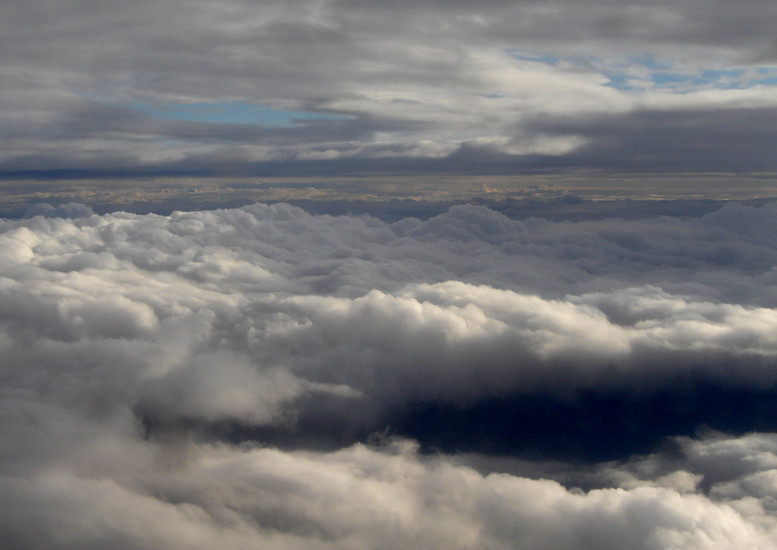 Gat in de wolken