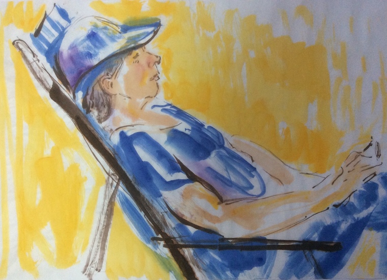 Vrouw in strandstoel