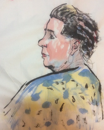 Vrouw met opgestoken haar en sjaal