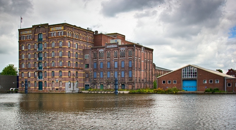Gebouw aan de Zaan 2