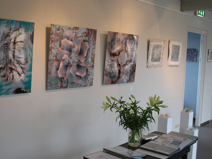 overzicht van de tentoonstelling in het Weefhuis te Zaandijk.