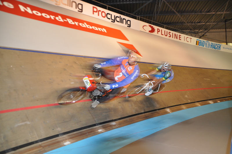 Baanwielrenner achter dernie