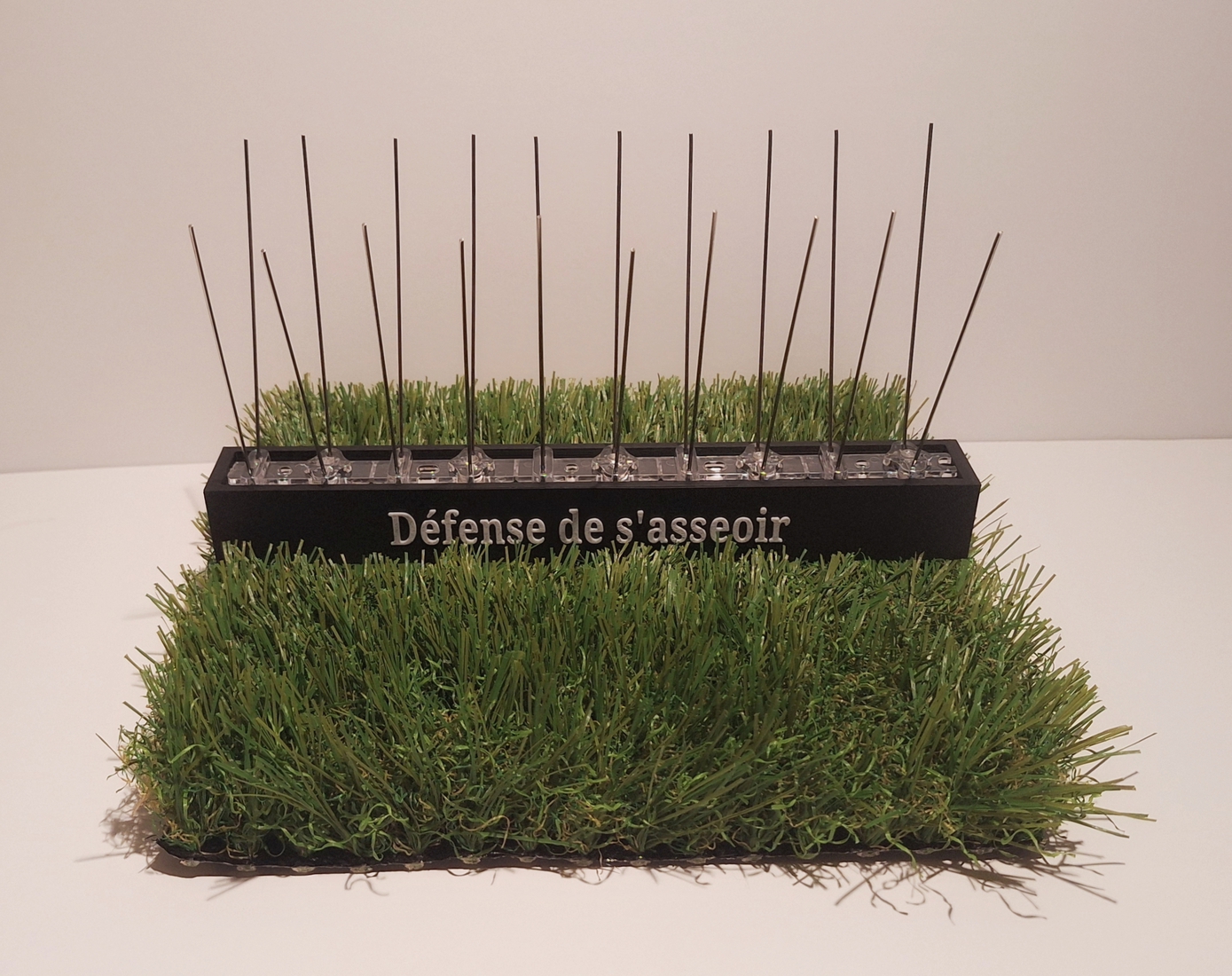 Défense de s'asseoir