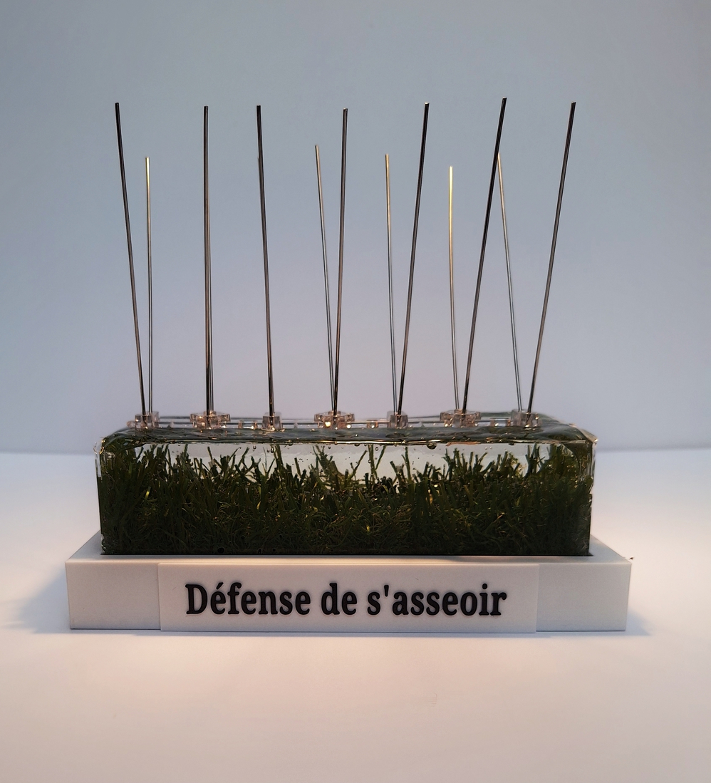 Défense de s'asseoir